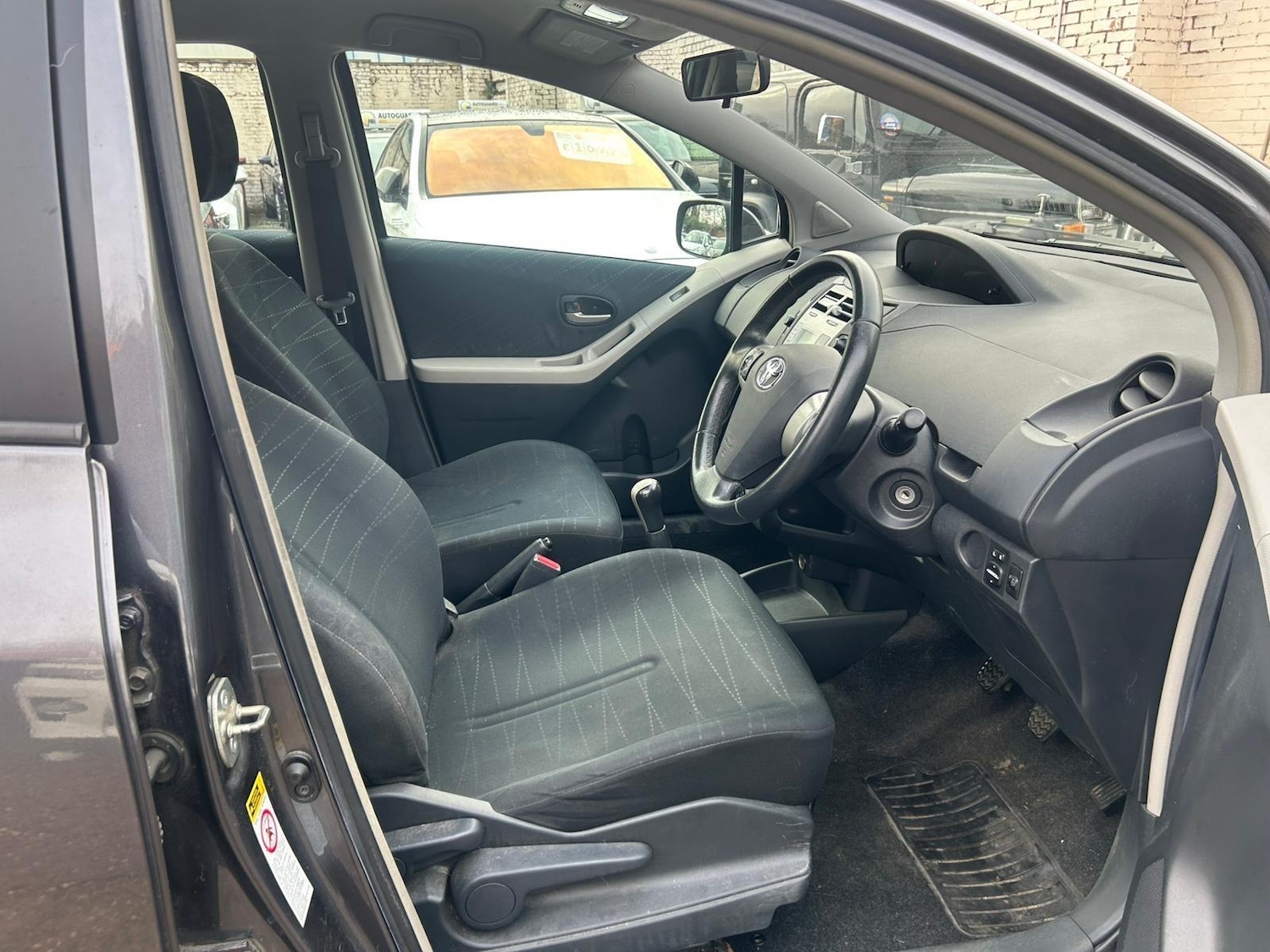 Used Toyota Yaris 2008 for sale - 76728390: Photo 11