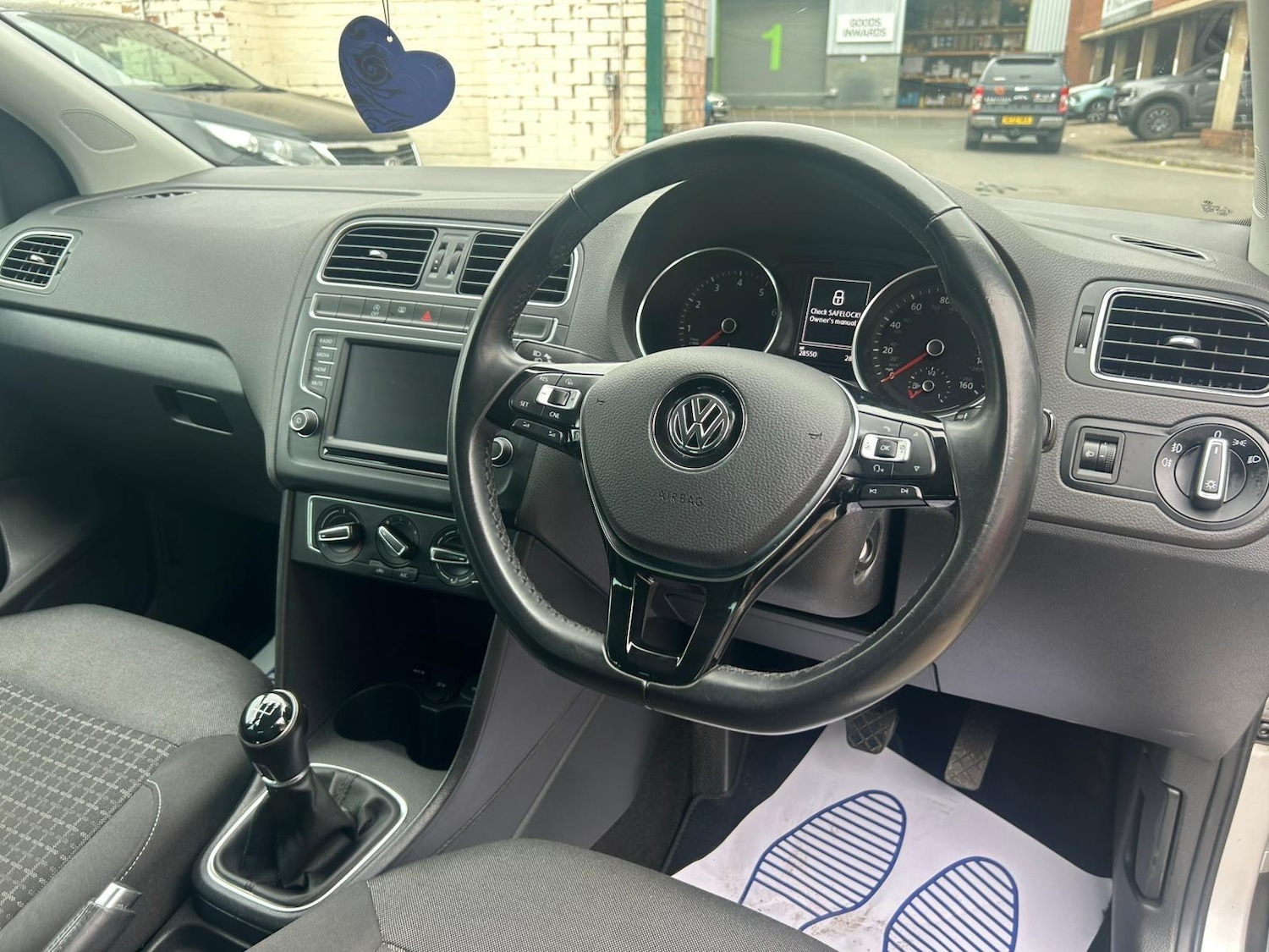 Used Volkswagen Polo 2016 for sale - 77290529: Photo 10