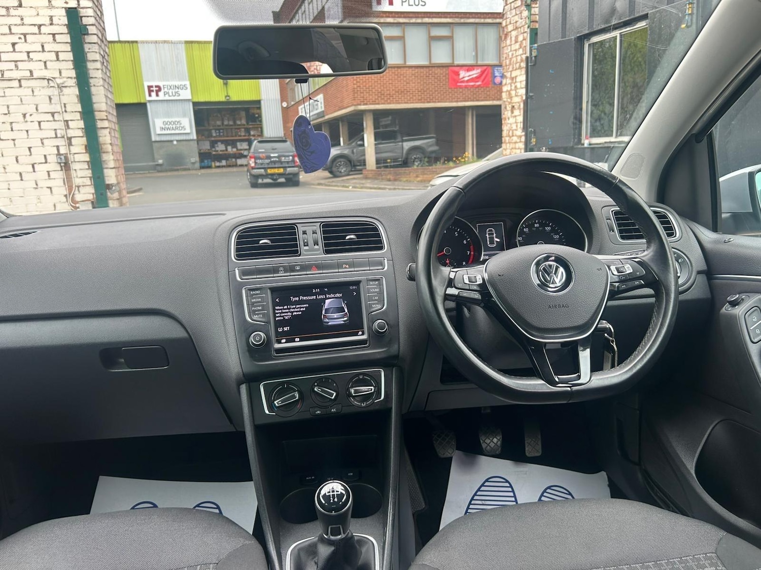 Used Volkswagen Polo 2016 for sale - 77290529: Photo 11