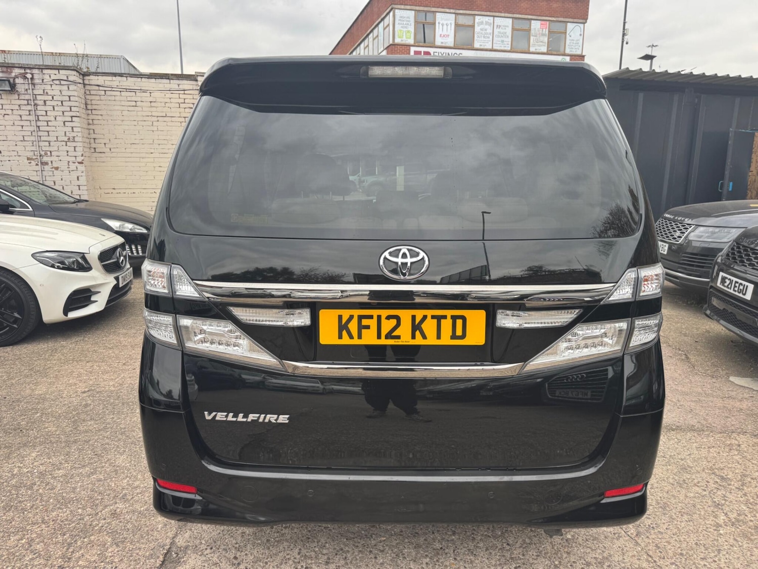 Used Toyota Vellfire 2025 for sale - 76306610: Photo 8