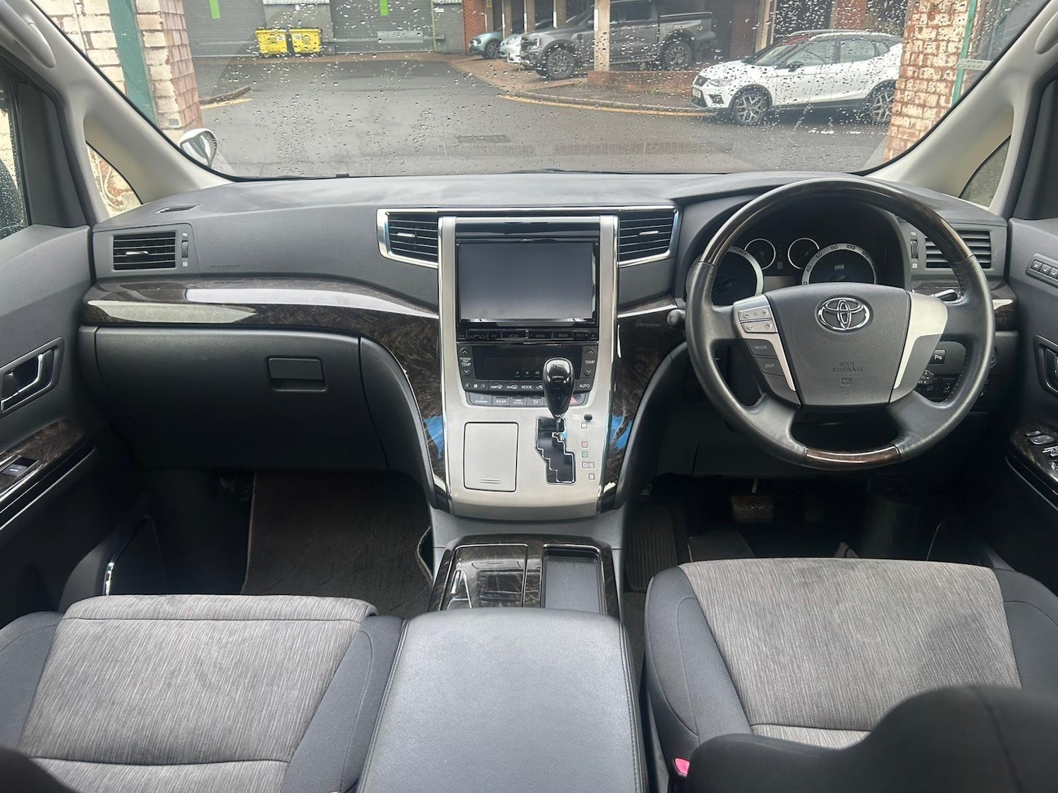 Used Toyota Vellfire for sale - 76549318: Photo 11