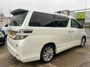 Used Toyota Vellfire 2013 for sale - 76549318: Photo