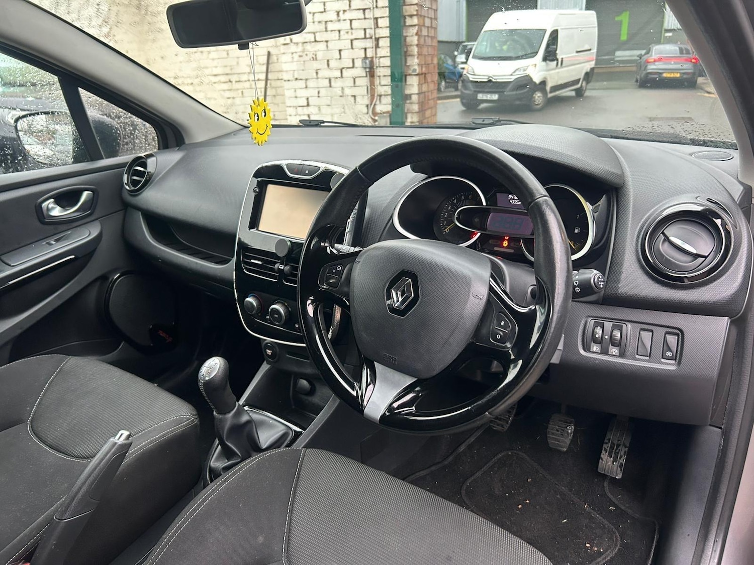 Used Renault Clio 2015 for sale - 77479145: Photo 9