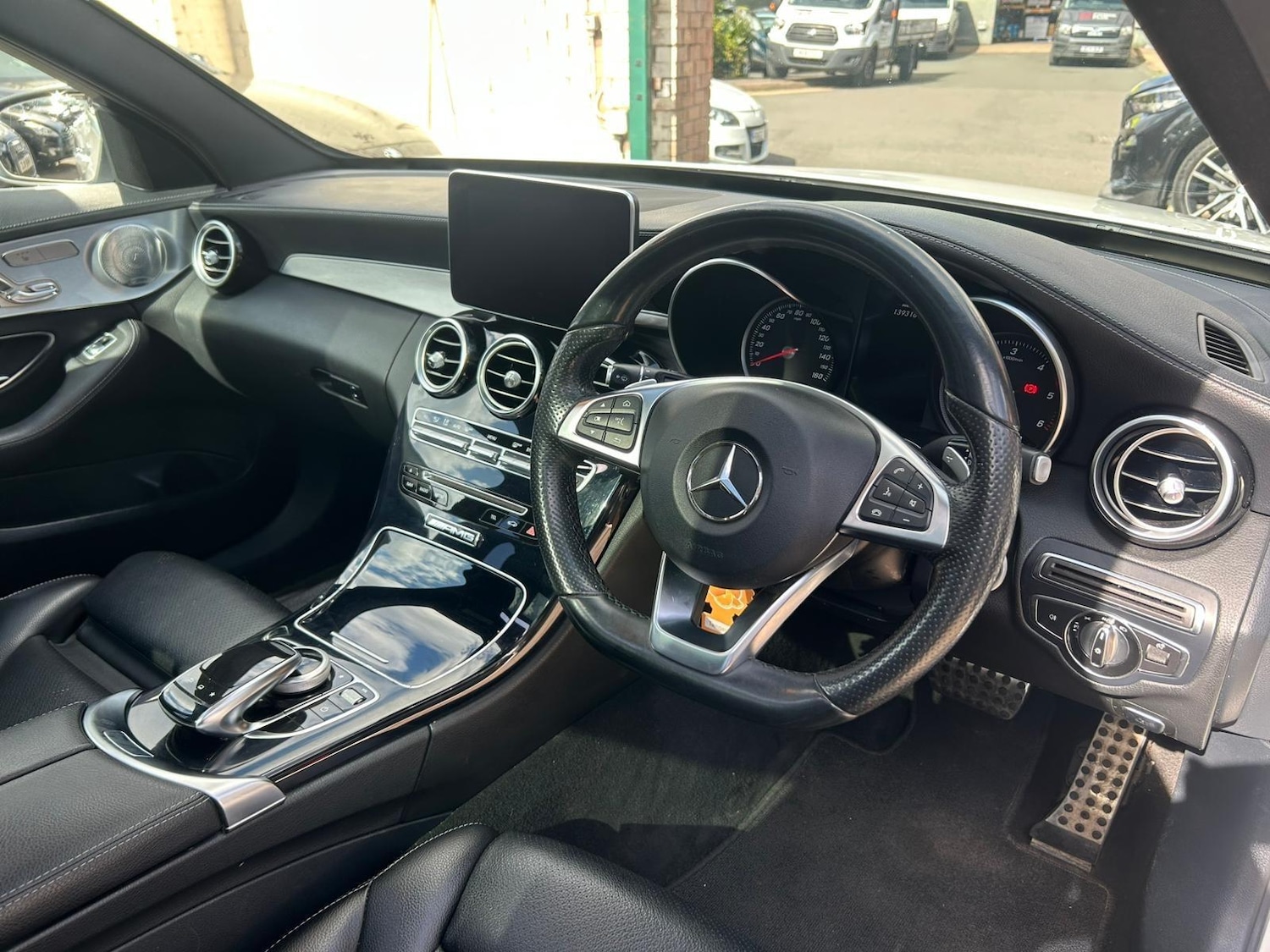 Used Mercedes-Benz C Class 2015 for sale - 76989360: Photo 11