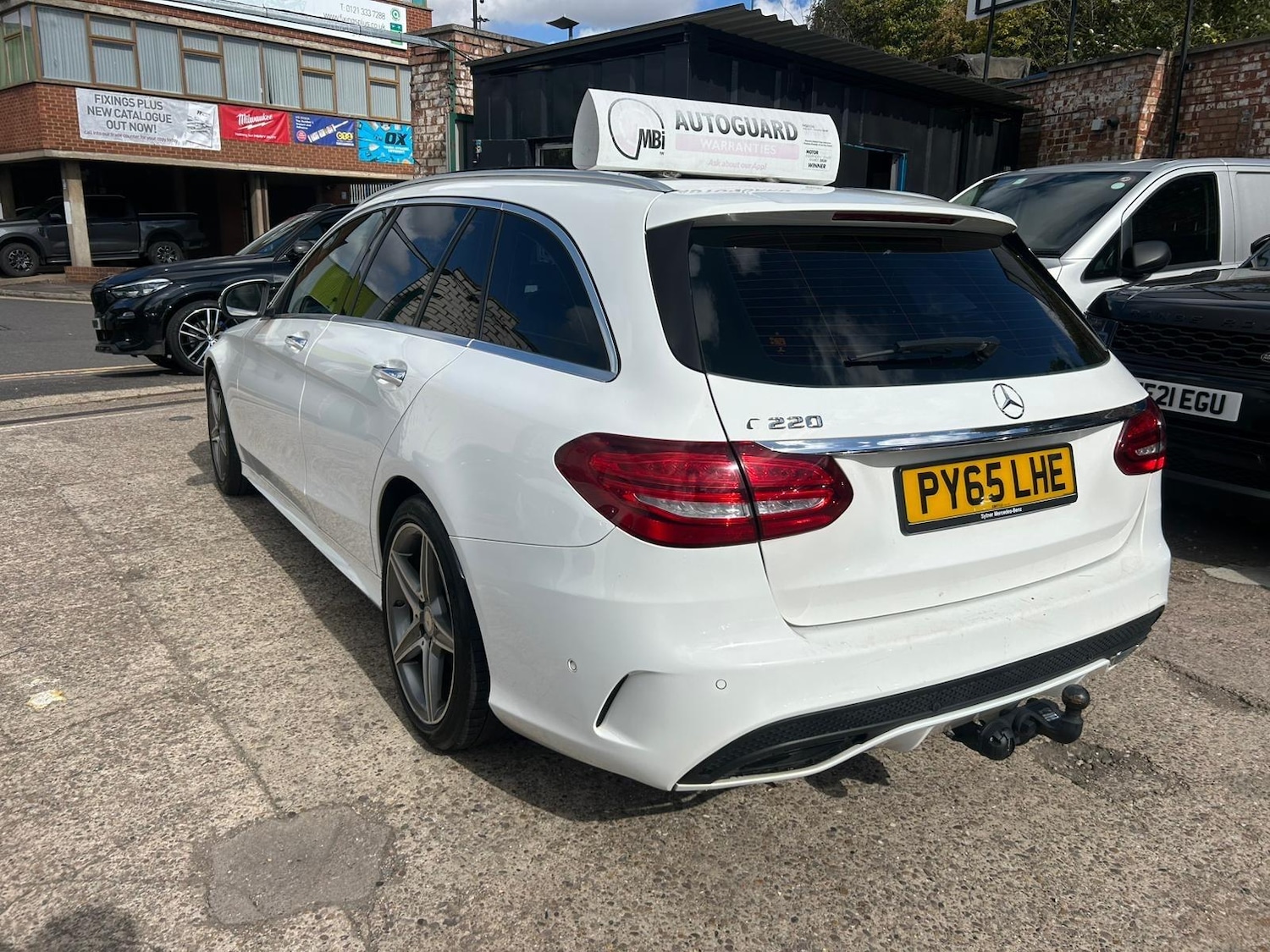 Used Mercedes-Benz C Class 2015 for sale - 76989360: Photo 5