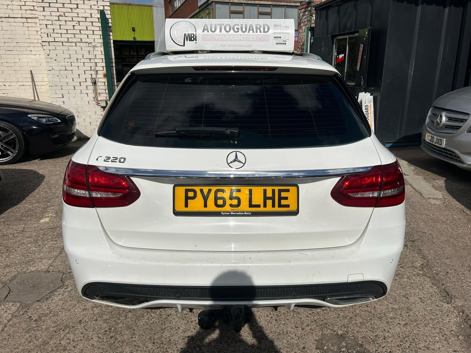 Used Mercedes-Benz C Class 2015 for sale - 76989360: Photo 8