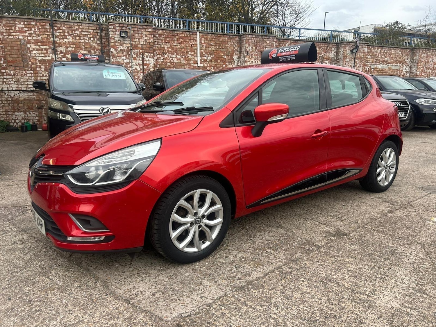 Used Renault Clio 2016 for sale - 76348863: Photo 3