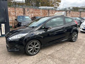 Used Ford Fiesta 2017 for sale - 76239310: Photo 3