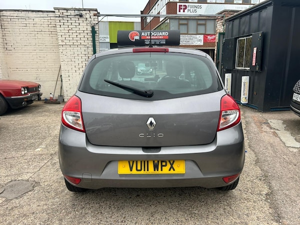 Used Renault Clio 2011 for sale - 76247532: Photo 6