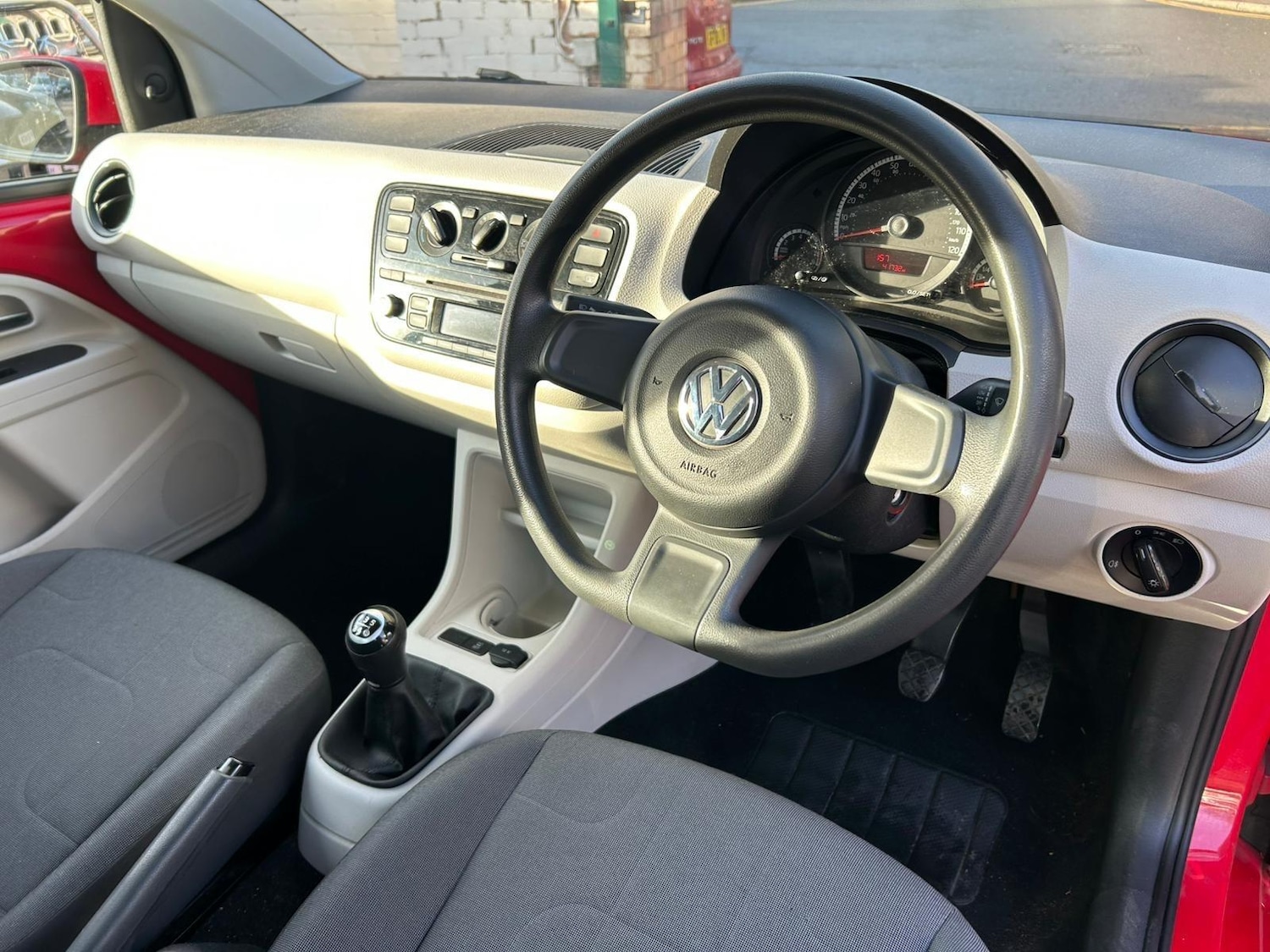 Used Volkswagen up! 2015 for sale - 76925955: Photo 11