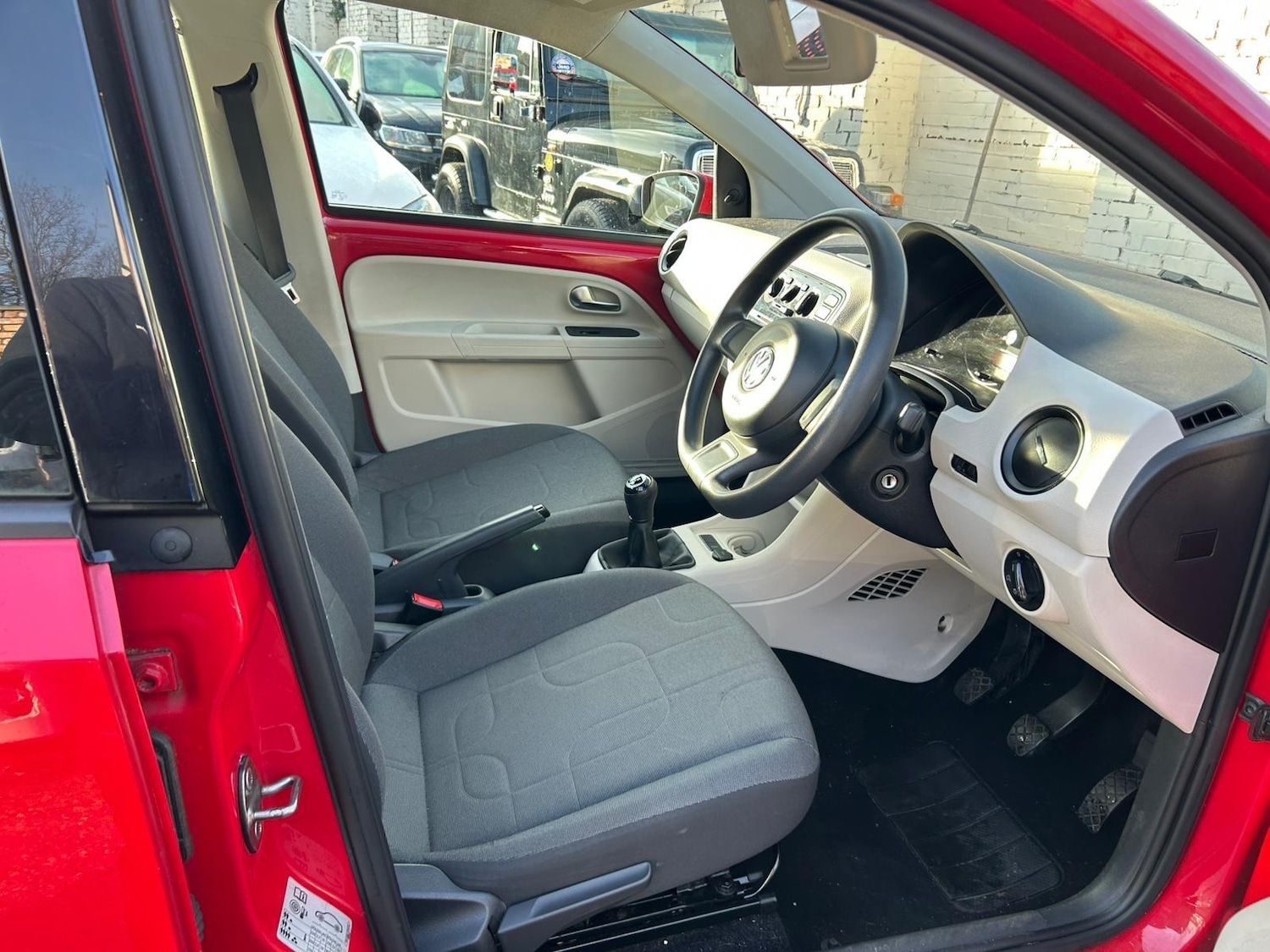 Used Volkswagen up! 2015 for sale - 76925955: Photo 9