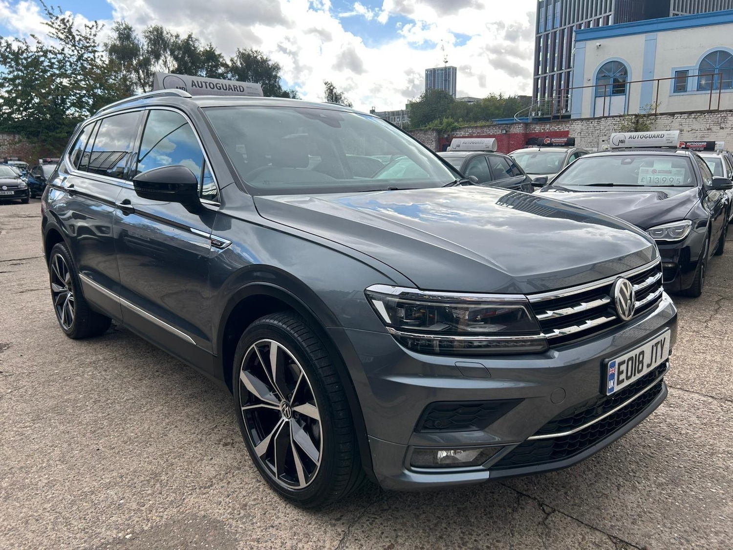 Used Volkswagen Tiguan Allspace 2018 for sale - 75884411: Photo 1