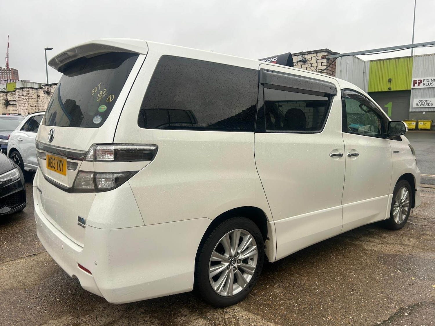 Used Toyota Vellfire for sale - 76990020: Photo 4