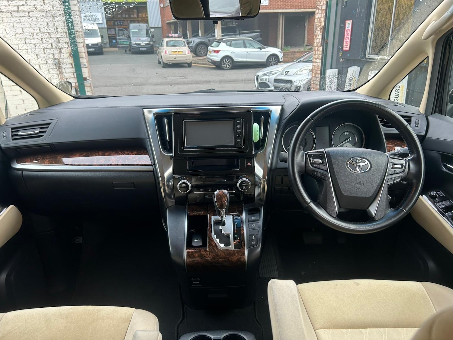 Used Toyota Vellfire 2025 for sale - 76360445: Photo 11