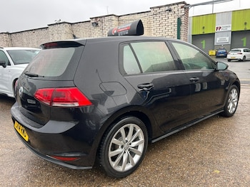 Used Volkswagen Golf 2014 for sale - 76990677: Photo
