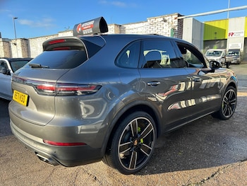 Used Porsche Cayenne 2021 for sale - 76727700: Photo