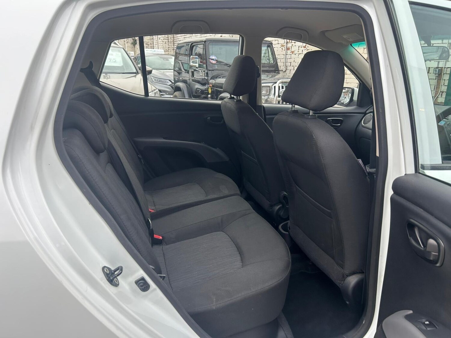 Used Hyundai i10 2012 for sale - 77586007: Photo 12