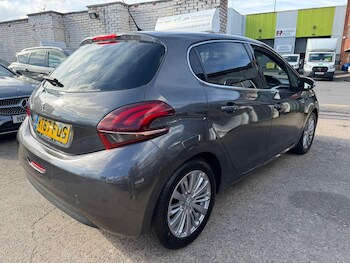 Used Peugeot 208 2018 for sale - 77696559: Photo