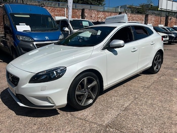 Used Volvo V40 2015 for sale - 79188927: Photo