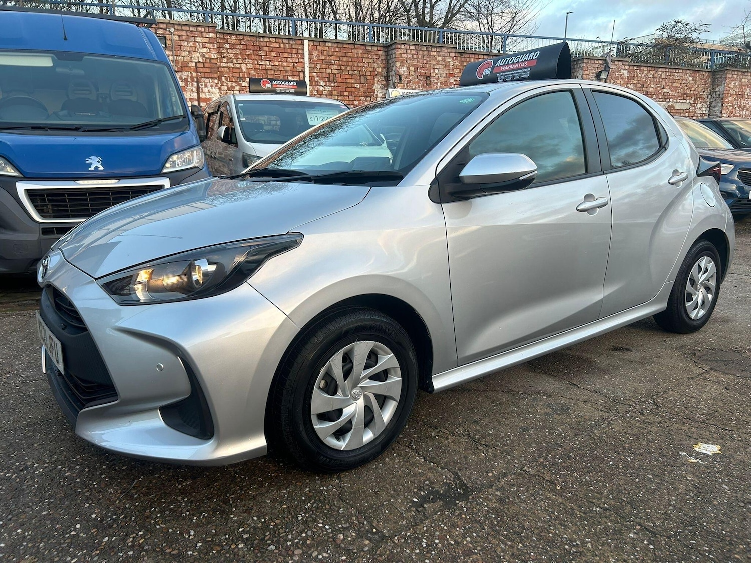 Used Toyota Yaris for sale - 77016166: Photo 3