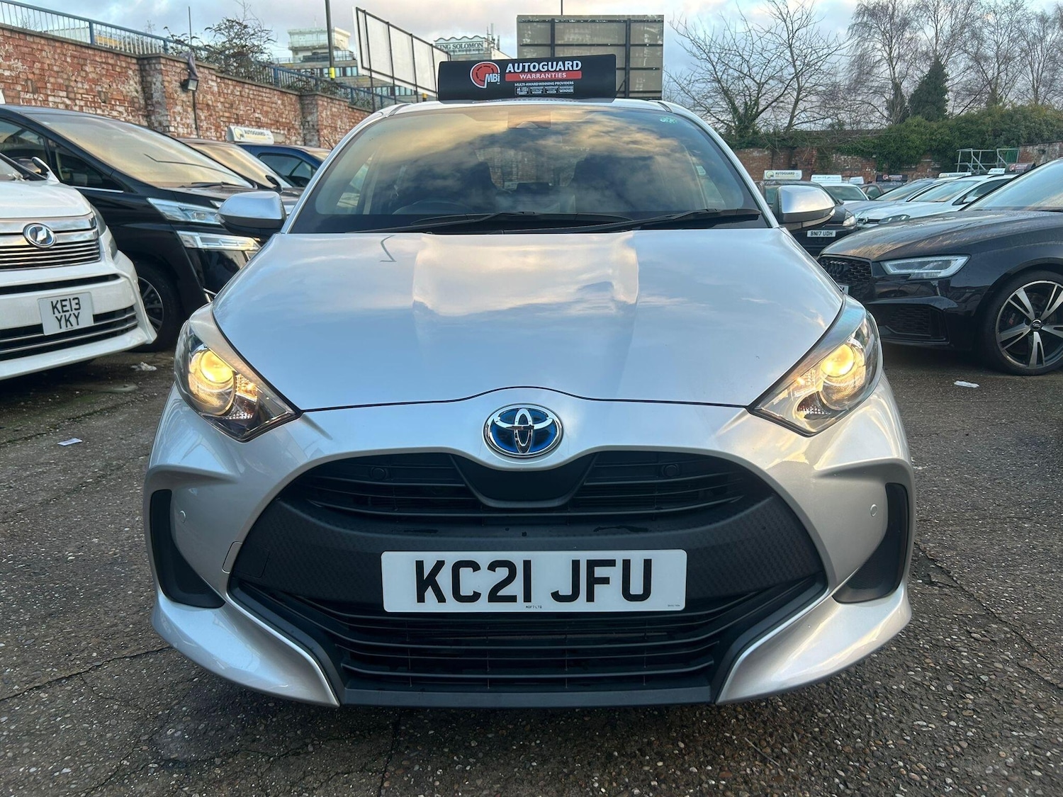 Used Toyota Yaris for sale - 77016166: Photo 6