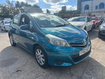 Used Toyota Yaris 2012 for sale - 76072911: Photo