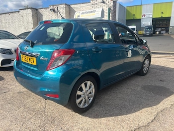 Used Toyota Yaris 2012 for sale - 76072911: Photo