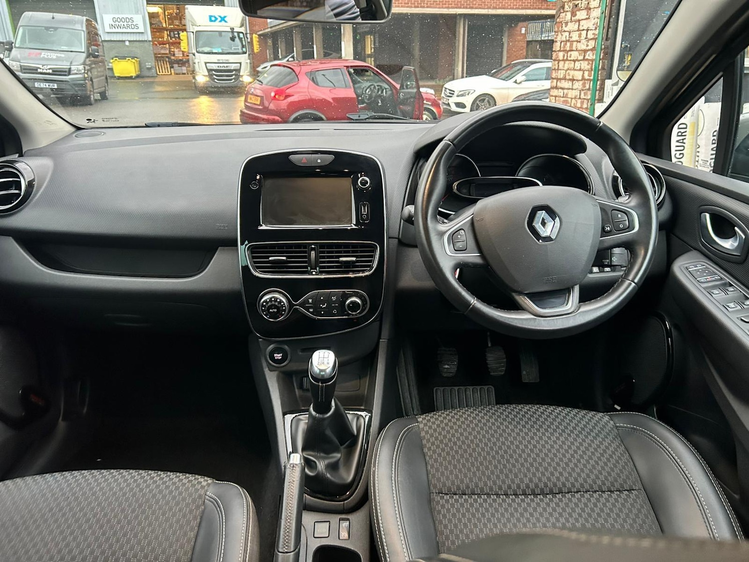 Used Renault Clio 2019 for sale - 77305379: Photo 11
