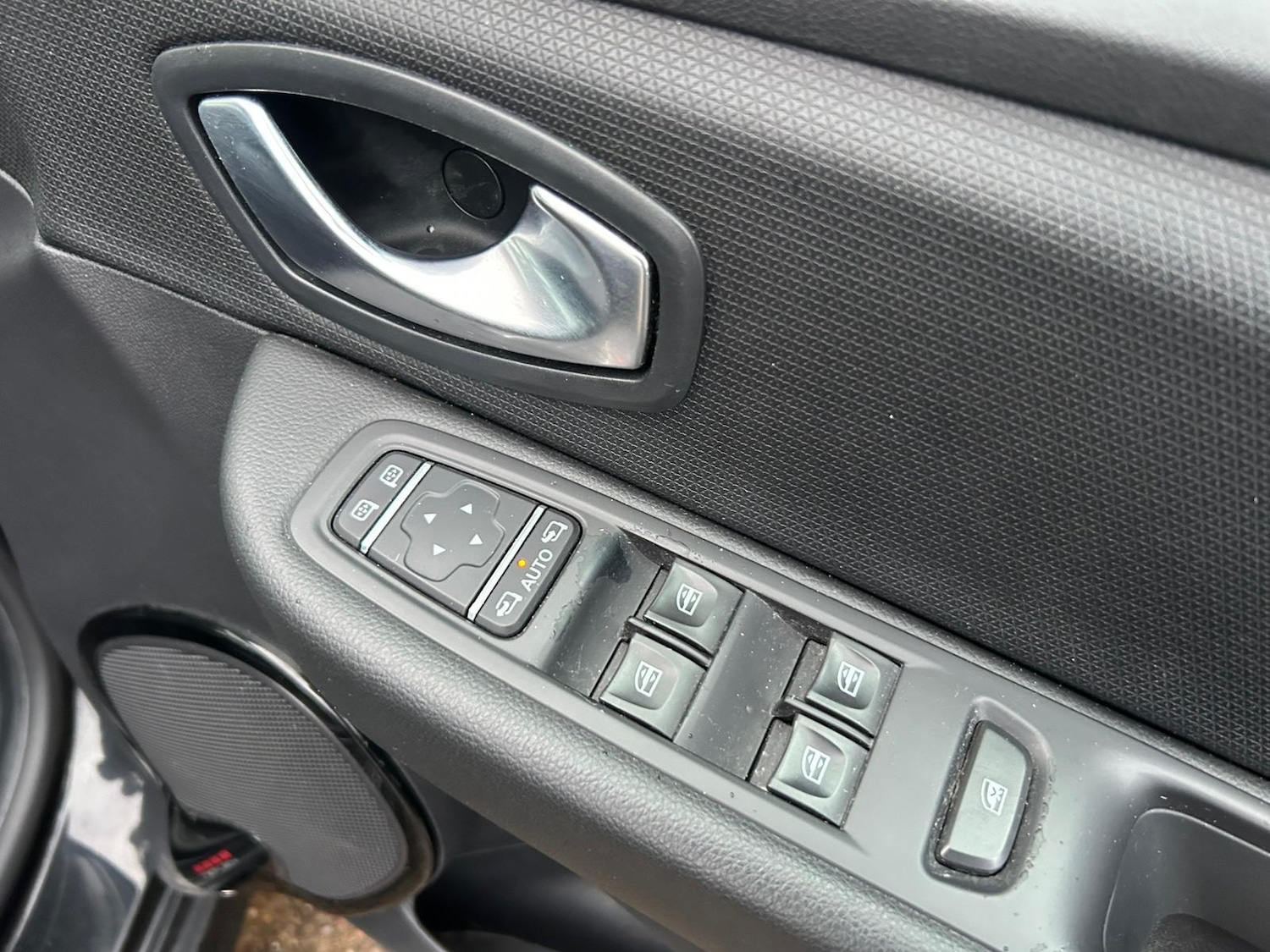 Used Renault Clio 2019 for sale - 77305379: Photo 12