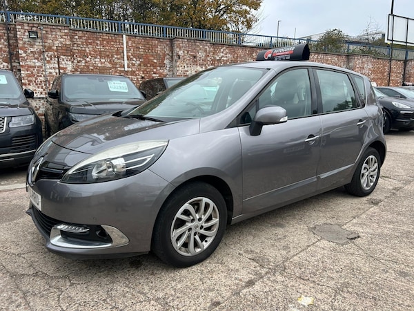 Used Renault Scenic 2013 for sale - 76240122: Photo 2