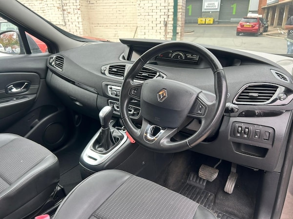 Used Renault Scenic 2013 for sale - 76240122: Photo 6