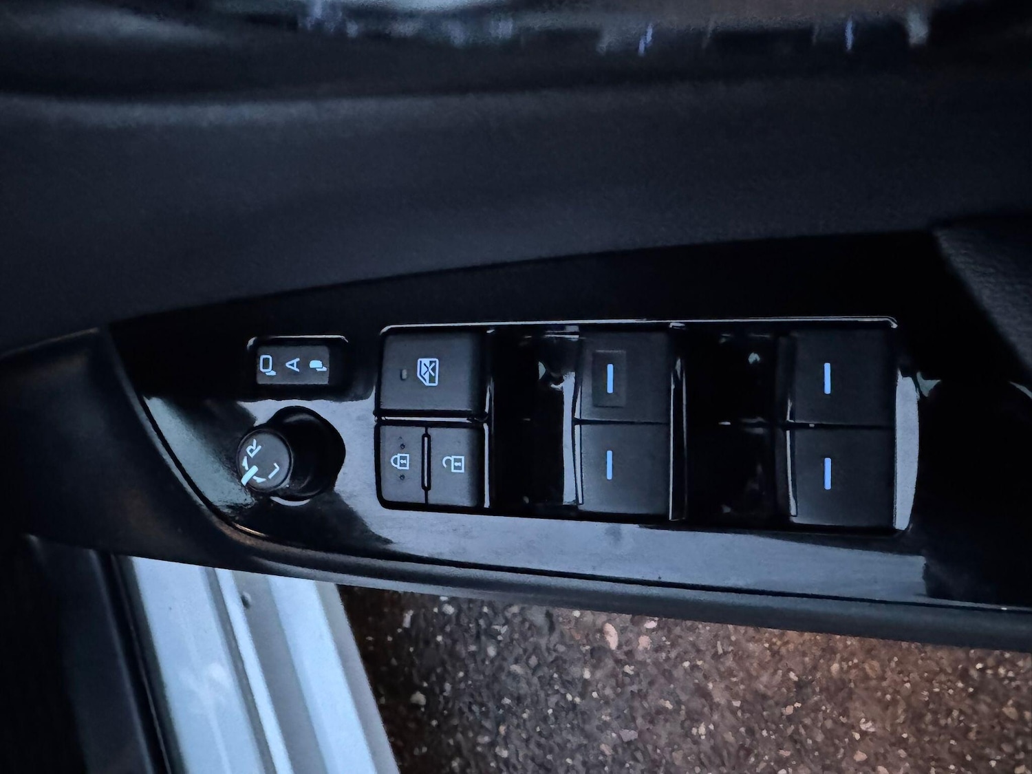 Used Toyota Prius for sale - 77550238: Photo 11