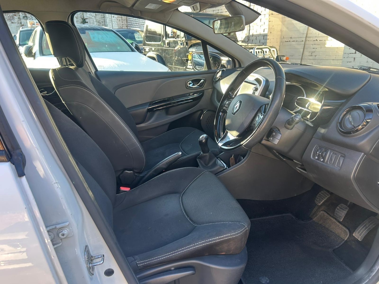 Used Renault Clio 2014 for sale - 77057574: Photo 11