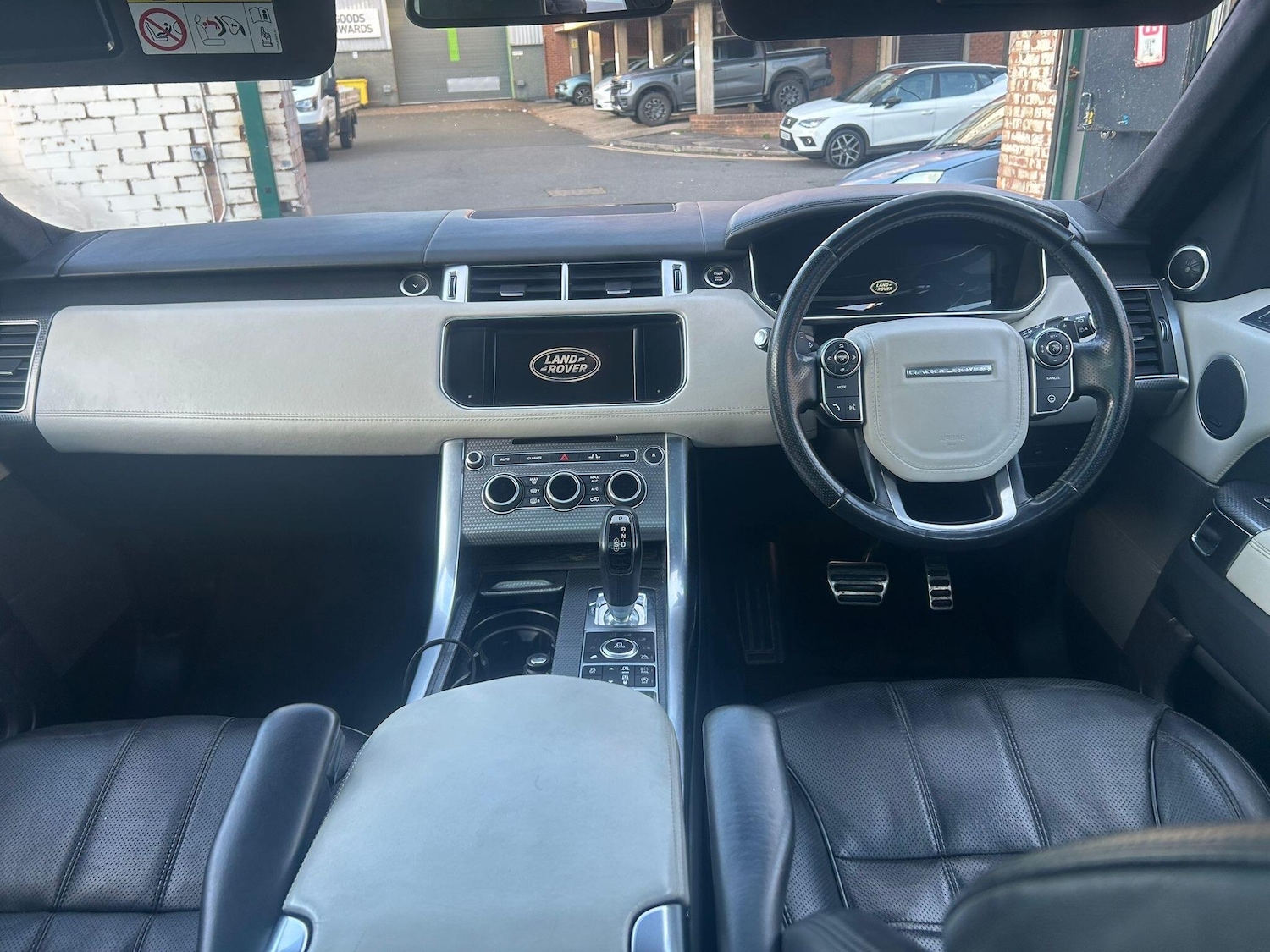 Used Land Rover Range Rover Sport 2015 for sale - 76645985: Photo 11