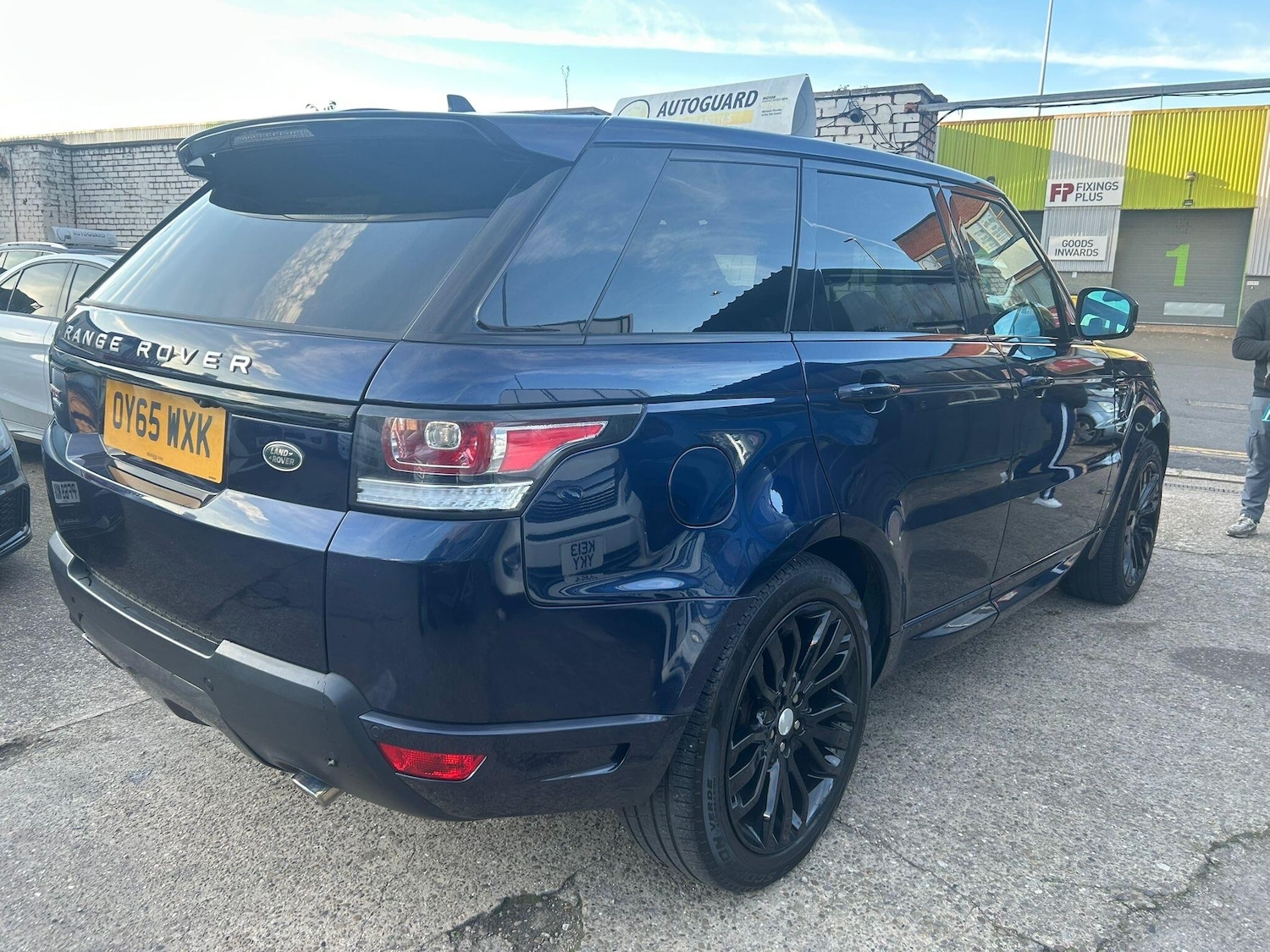 Used Land Rover Range Rover Sport 2015 for sale - 76645985: Photo 5