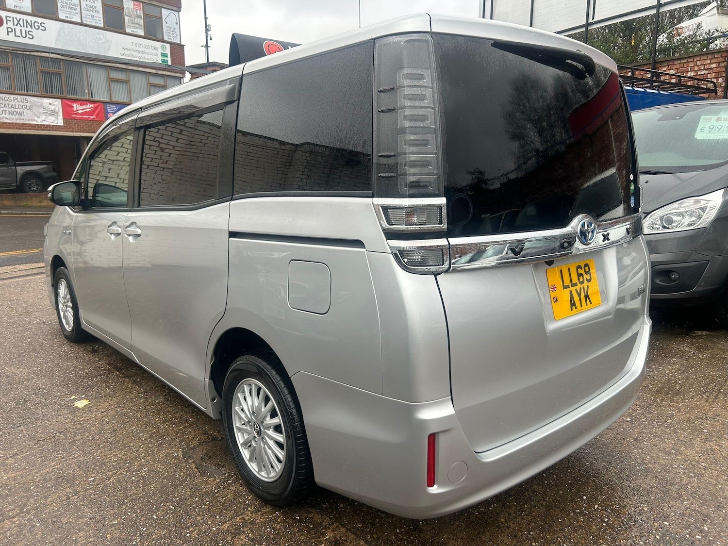 Used Toyota Voxy 2024 for sale - 77853598: Photo 4