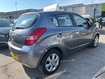 Used Hyundai i20 2012 for sale - 77957017: Photo