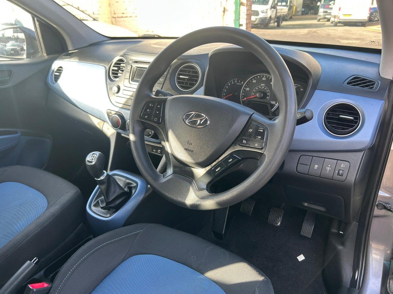 Used Hyundai i10 2014 for sale - 77321026: Photo 9