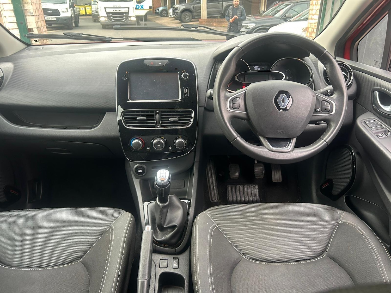 Used Renault Clio 2016 for sale - 76995387: Photo 10