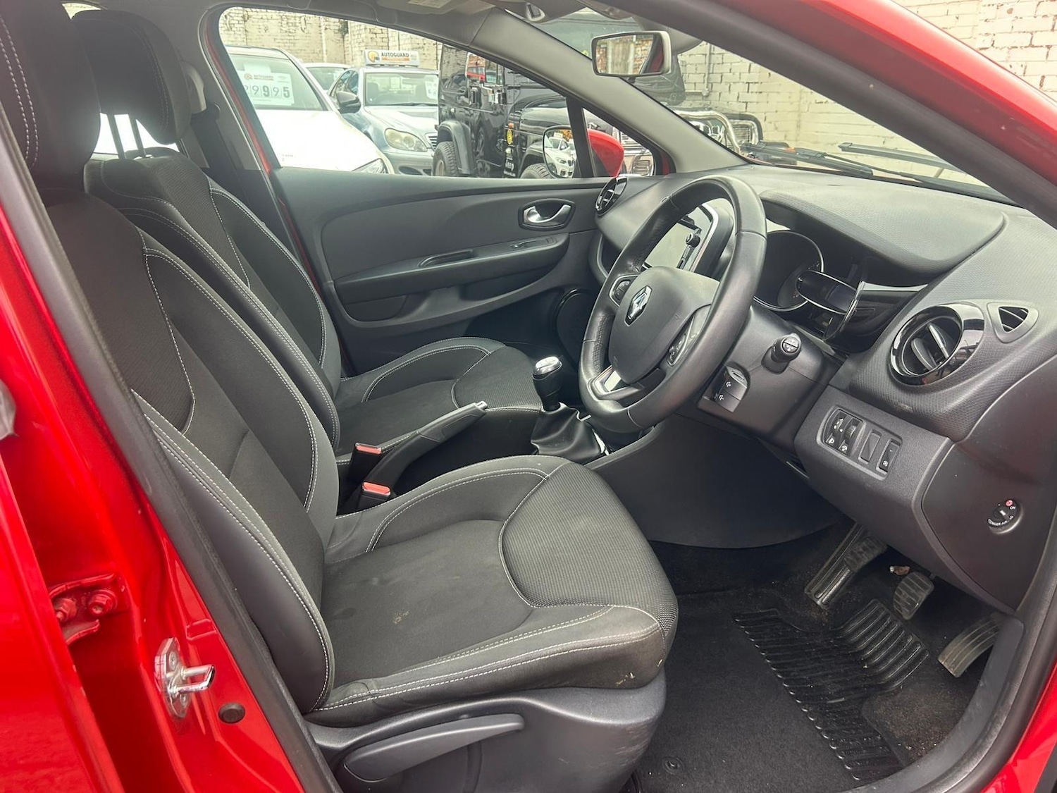 Used Renault Clio 2016 for sale - 76995387: Photo 9