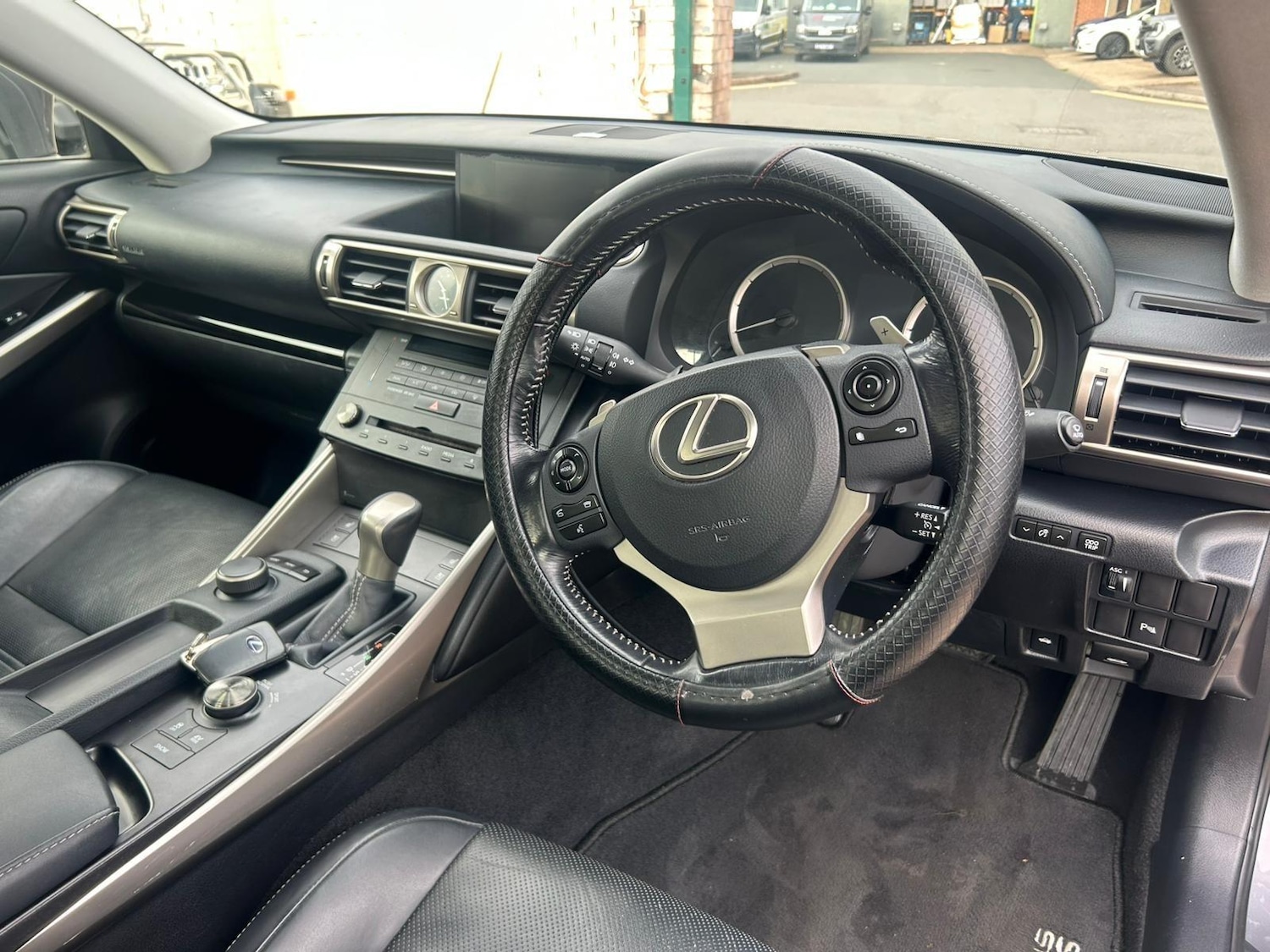 Used Lexus IS 2015 for sale - 76381318: Photo 10