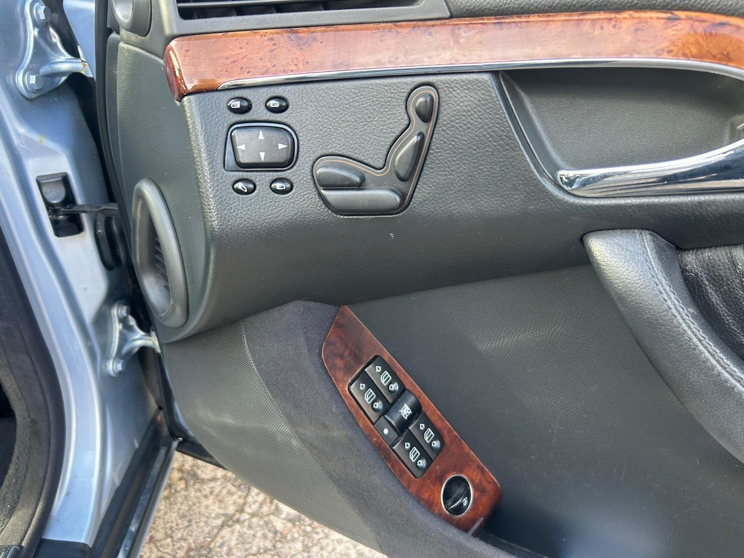 Used Mercedes-Benz S-Class 2005 for sale - 76175566: Photo 8