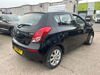 Used Hyundai i20 2014 for sale - 77586557: Photo