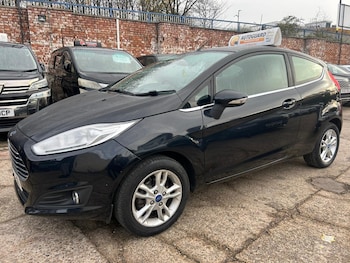 Used Ford Fiesta 2016 for sale - 76498801: Photo