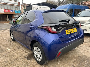 Used Toyota Yaris 2021 for sale - 76994112: Photo