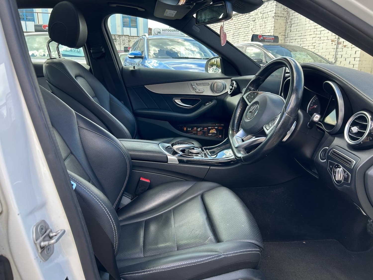 Used Mercedes-Benz C Class 2015 for sale - 76991304: Photo 10