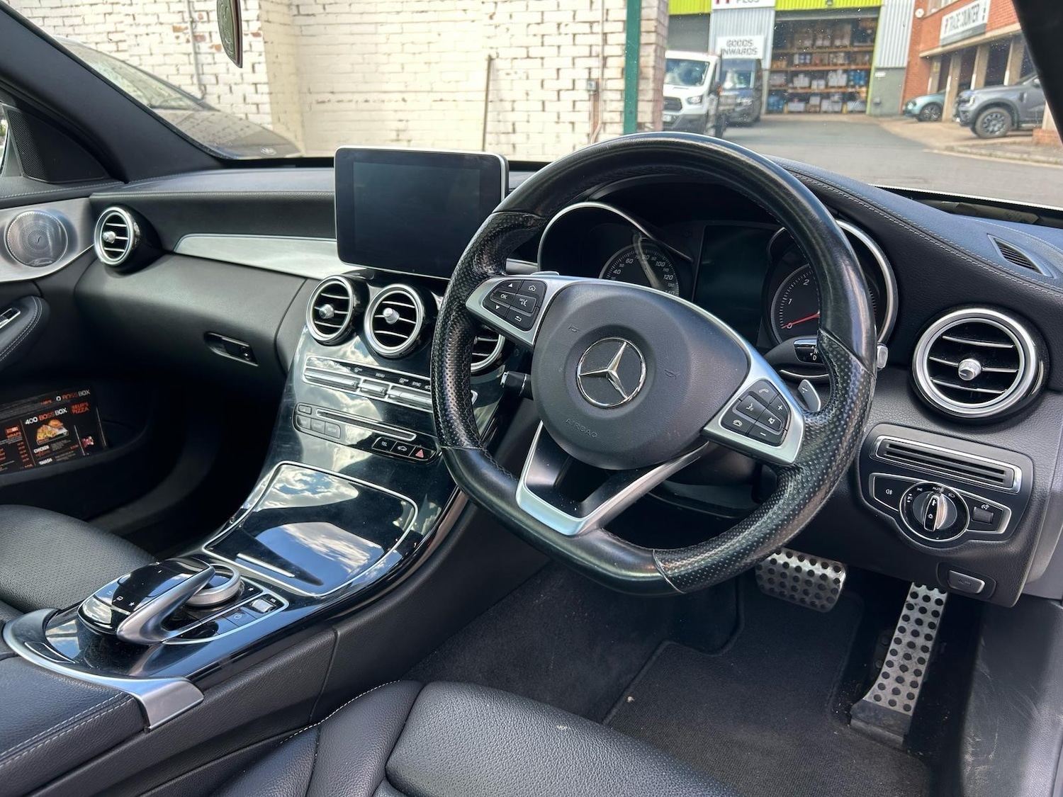 Used Mercedes-Benz C Class 2015 for sale - 76991304: Photo 11