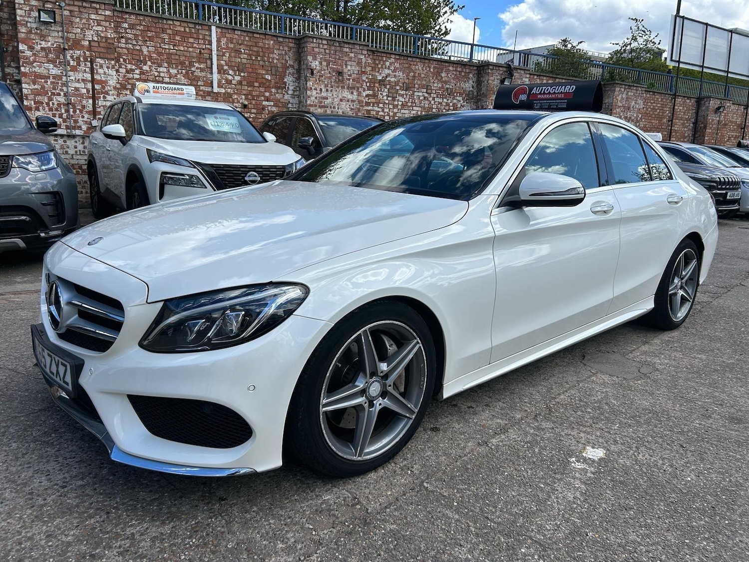 Used Mercedes-Benz C Class 2015 for sale - 76991304: Photo 4