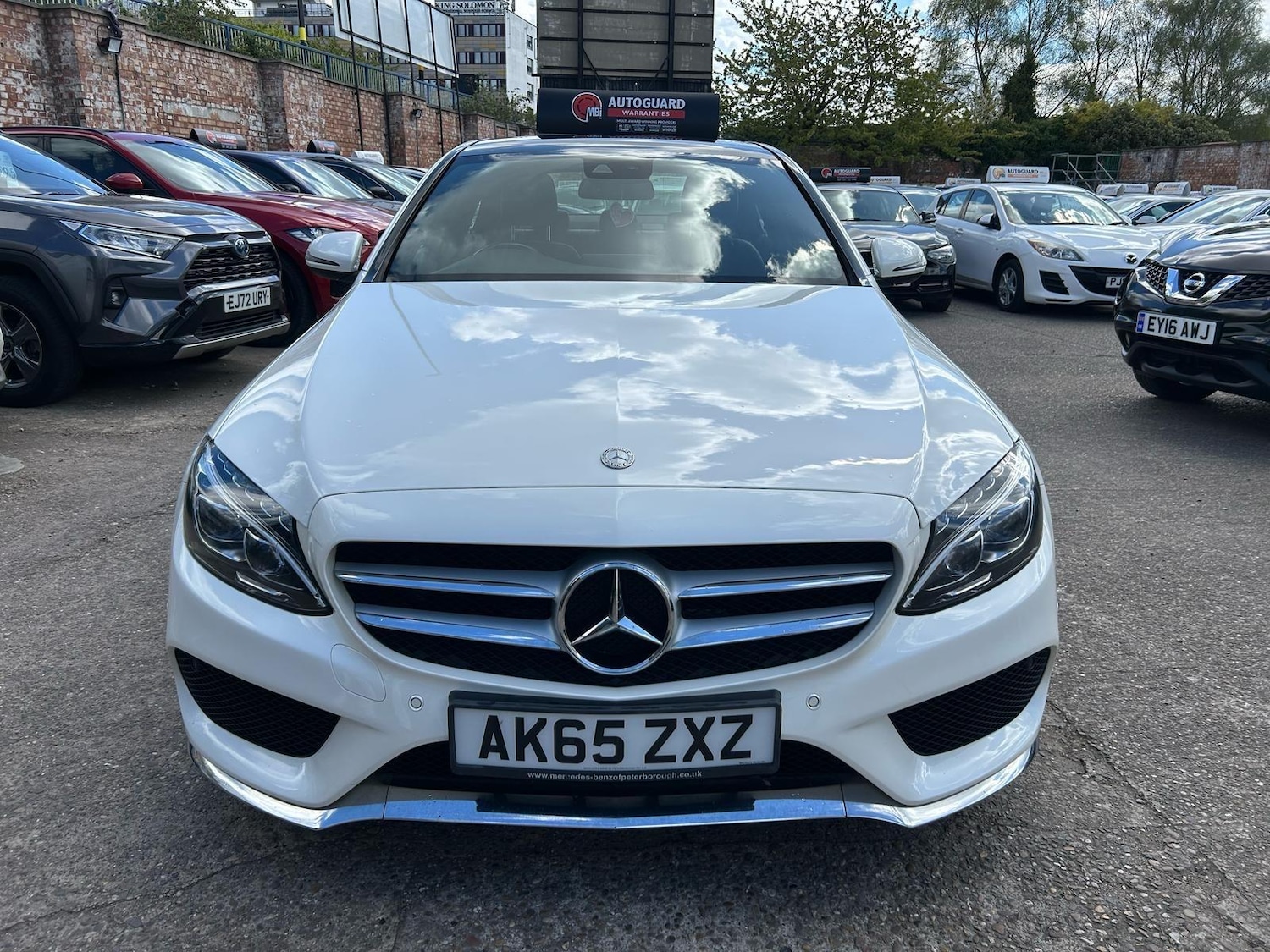 Used Mercedes-Benz C Class 2015 for sale - 76991304: Photo 8