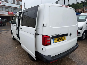 Used Volkswagen Transporter 2018 for sale - 78878583: Photo